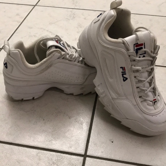 Fila Shoes - FILA TENNIS SHOES SIZE 9